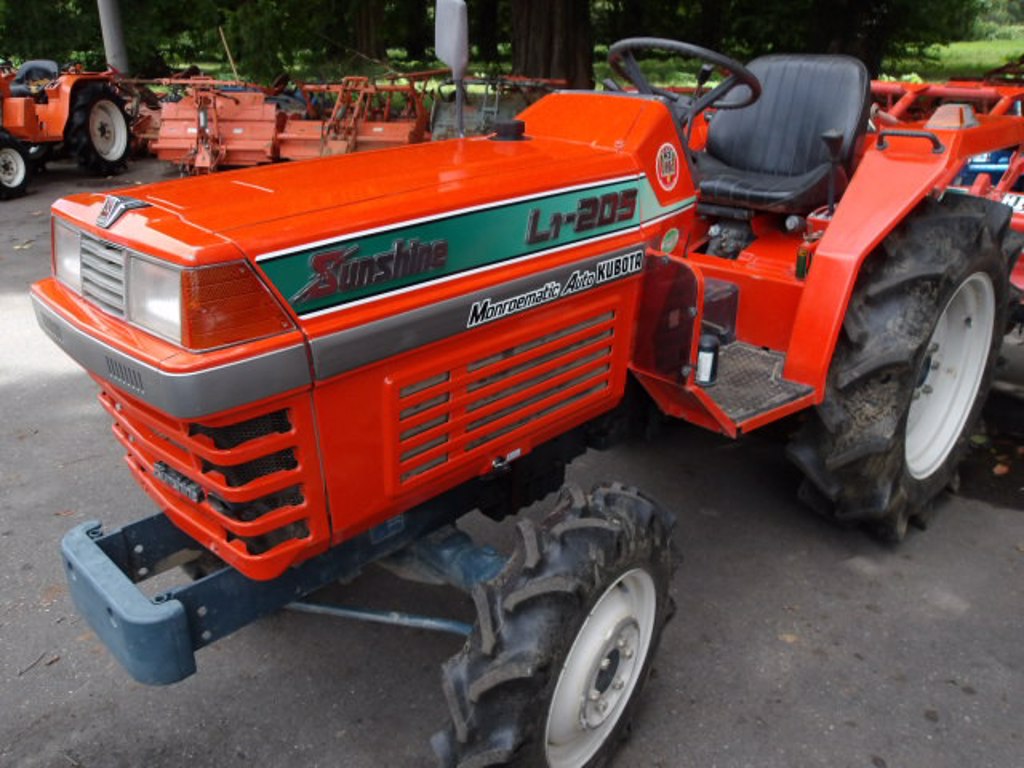 Kubota L1-205D